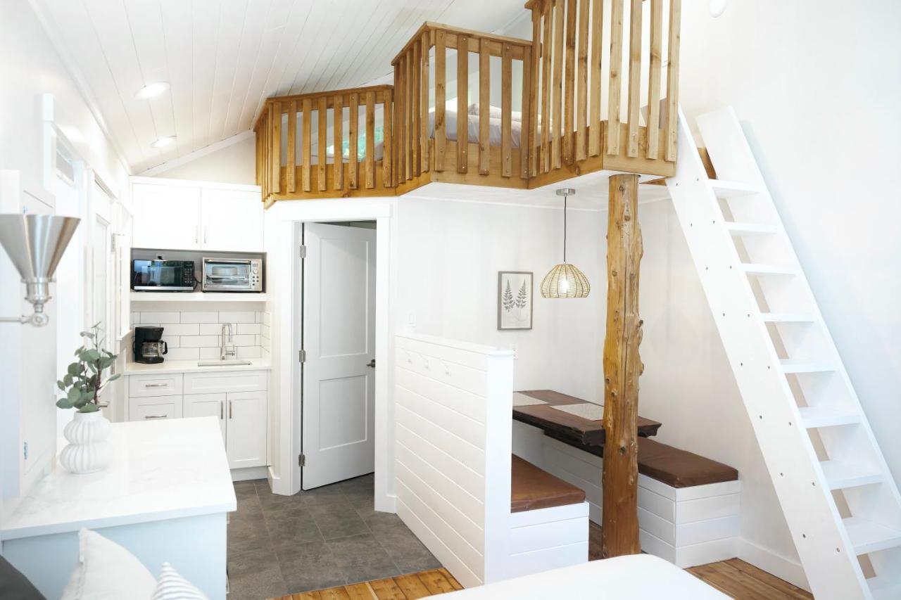Surfs Inn Guesthouse & Cottages Ucluelet Exteriér fotografie